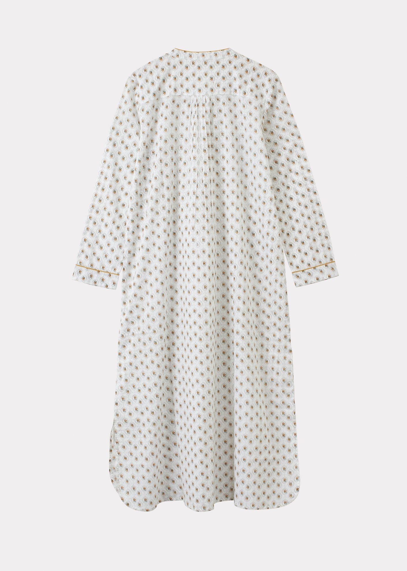 WOMANS NIGHT DRESS FLOWER RING