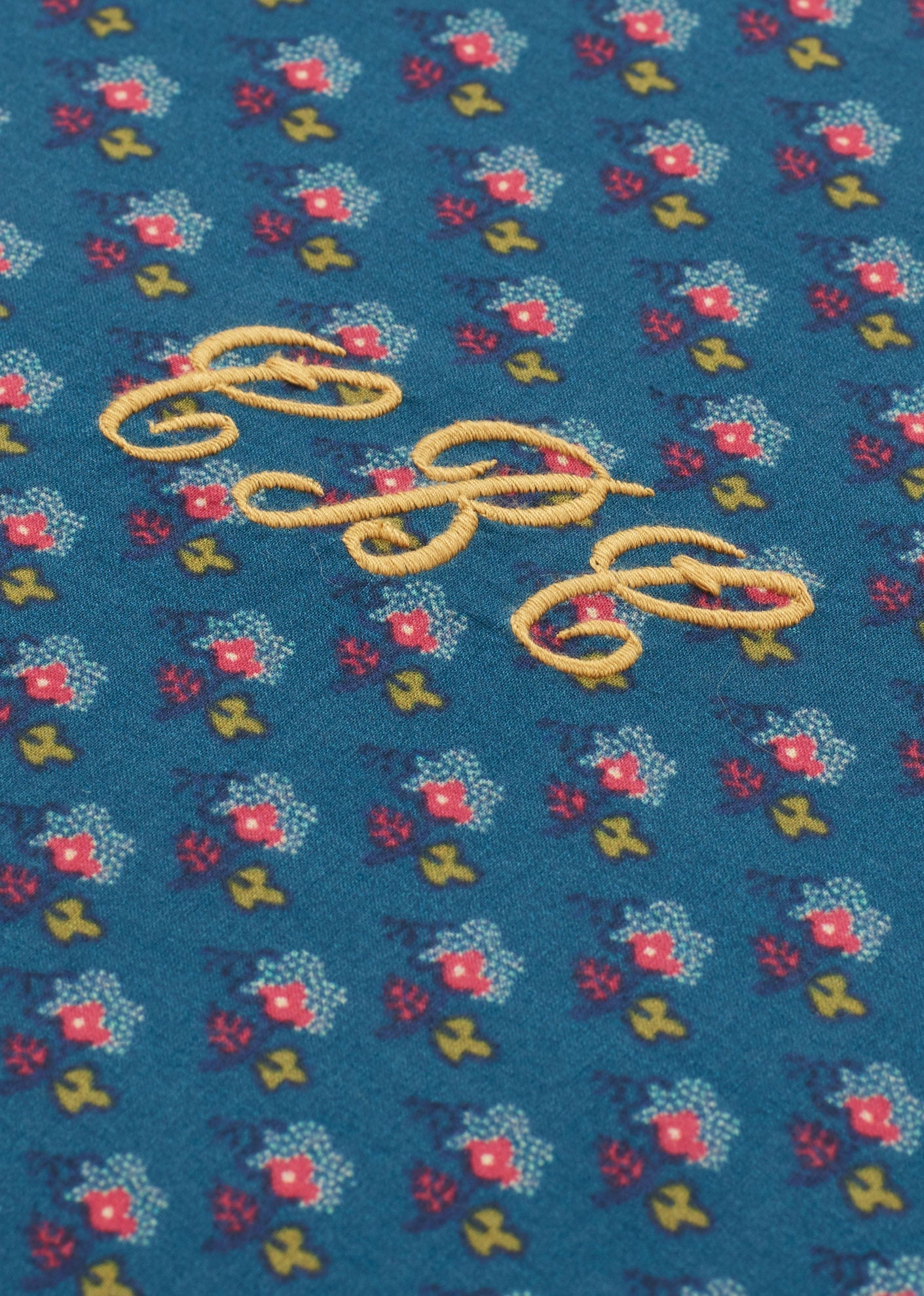 LARGE CUSHION POSEY PRINT