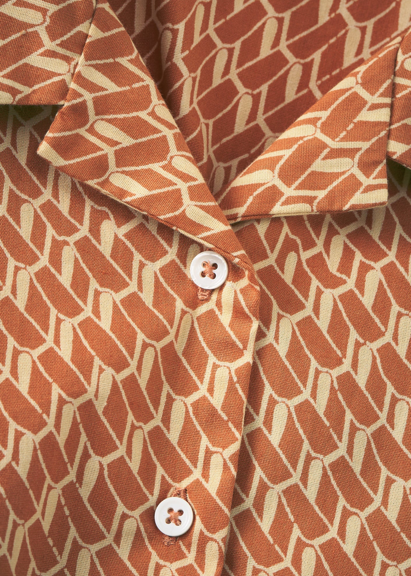 BAMBOO SHIRT - APRICOT GEO PRINT