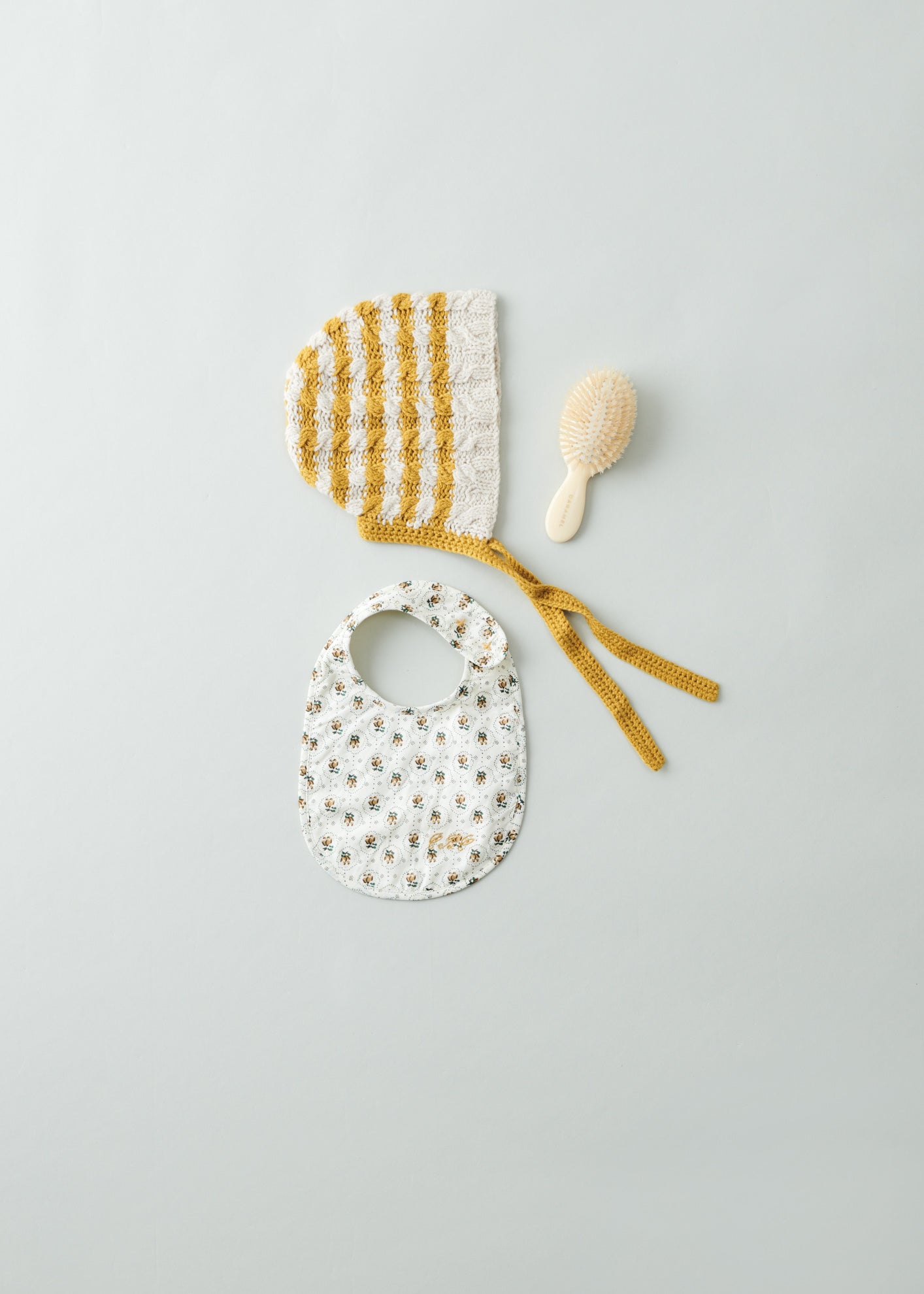 BABY BIB - FLOWER RING